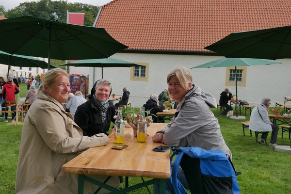 Besucher und Ordensleute im Gespräch

Foto: LWL/Buterus